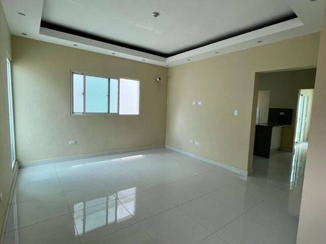 #EB-OX3989 - Villa para Venta en  -  - 1