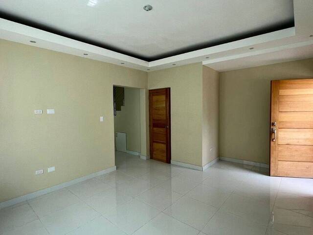 #EB-OX3989 - Villa para Venta en  -  - 2