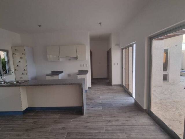 #EB-OS4794 - Villa para Venta en  -  - 2