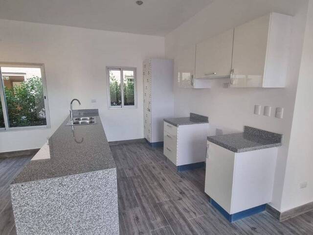 #EB-OS4794 - Villa para Venta en  -  - 3